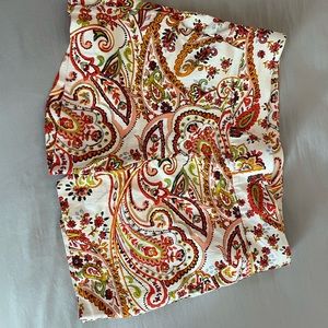 New York & Company patterned Stretch Shorts. Size Medium but runs small.